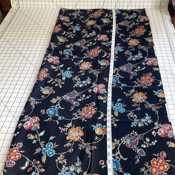 Peter Pan Fabrics, black cotton w bright floral/tropical motif, 62" x W42 - Picture 6 of 7